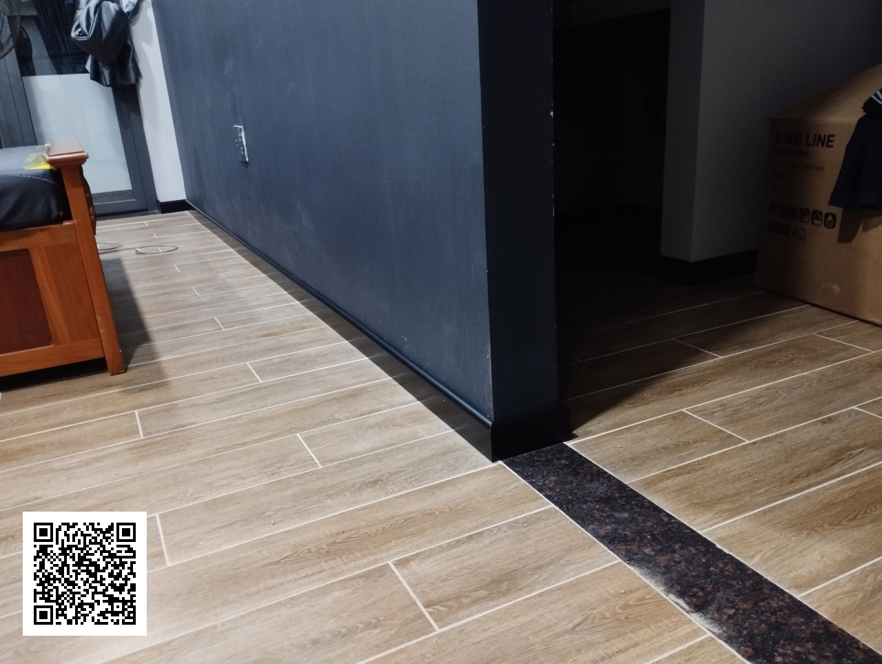 Len Chân Tường Nhựa Màu Đen Cao 10cm